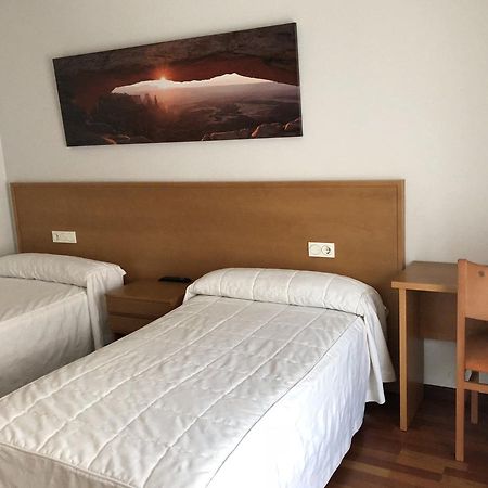 Hostal El Poligono Θαμόρα Εξωτερικό φωτογραφία